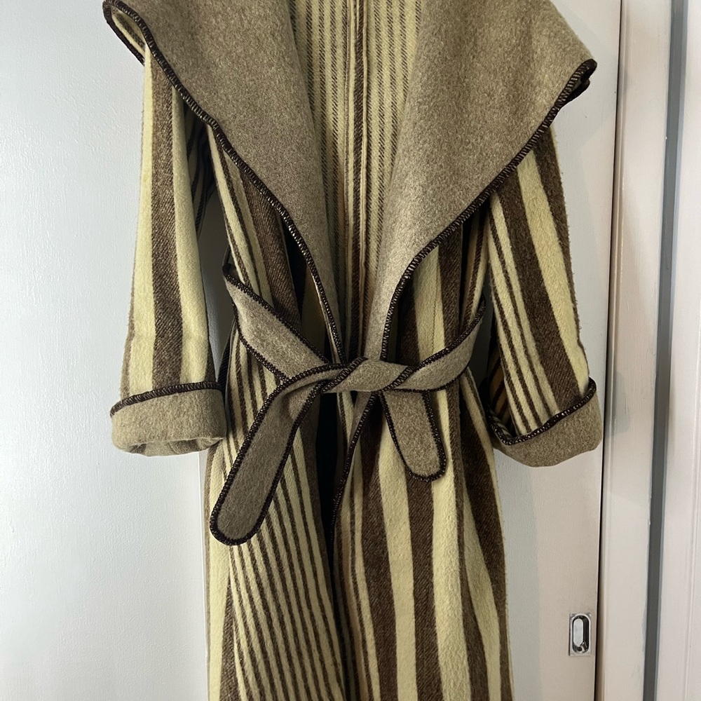 Vintage Casa de Lana 1970’s Long Wool Belted Coat with Hood
